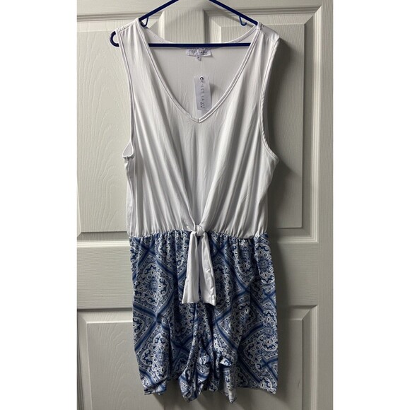 Cest Lavie Sleeveless Romper Womens Plus Size 1X White Blue NWT Ties - Picture 1 of 6